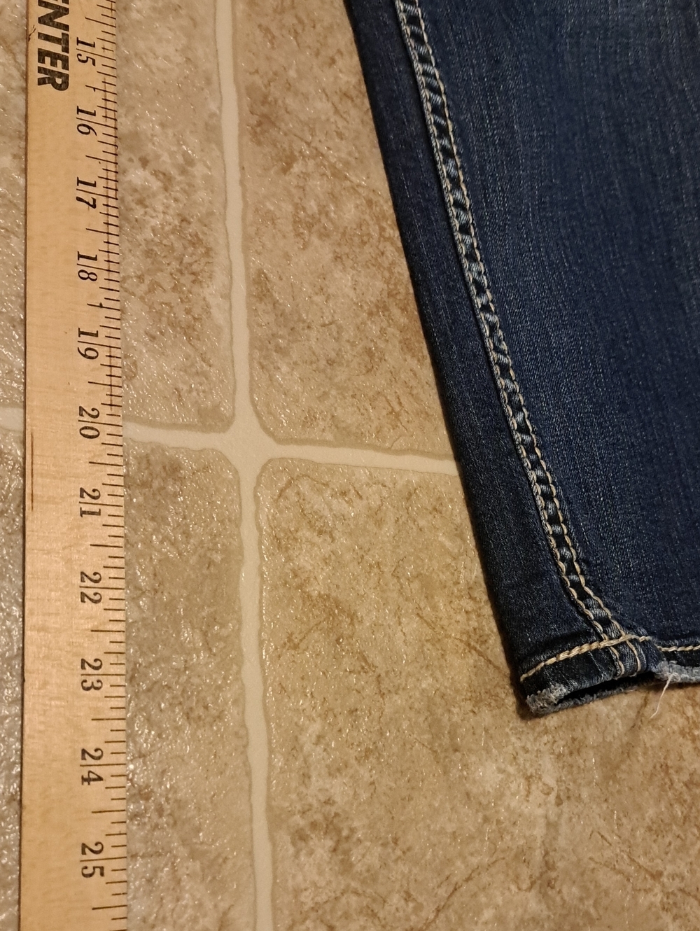 Silver Suki Capri Size 30. - Picture 8 of 13